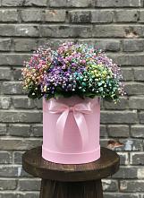 Цветочная композиция из Гипсофила и Розы в шляпной коробке в Протвино