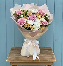 Букет цветов из:  Гвоздики, Орхидеи и Розы #REPLACE_PRED# Протвино