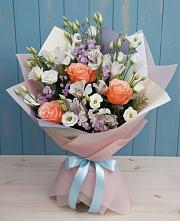 Букет цветов из:  Лизиантусы, Розы, Альстромерии и Гипсофила в Протвино