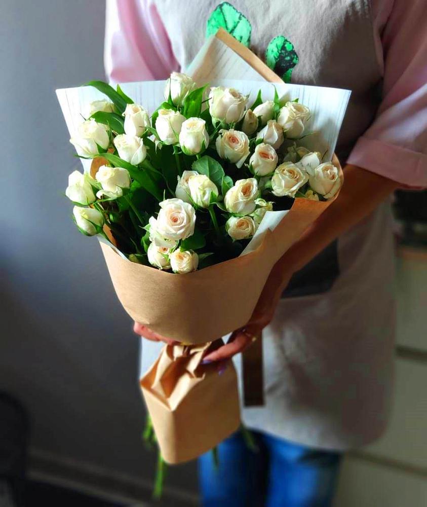 Букет цветов из: Розы в Протвино