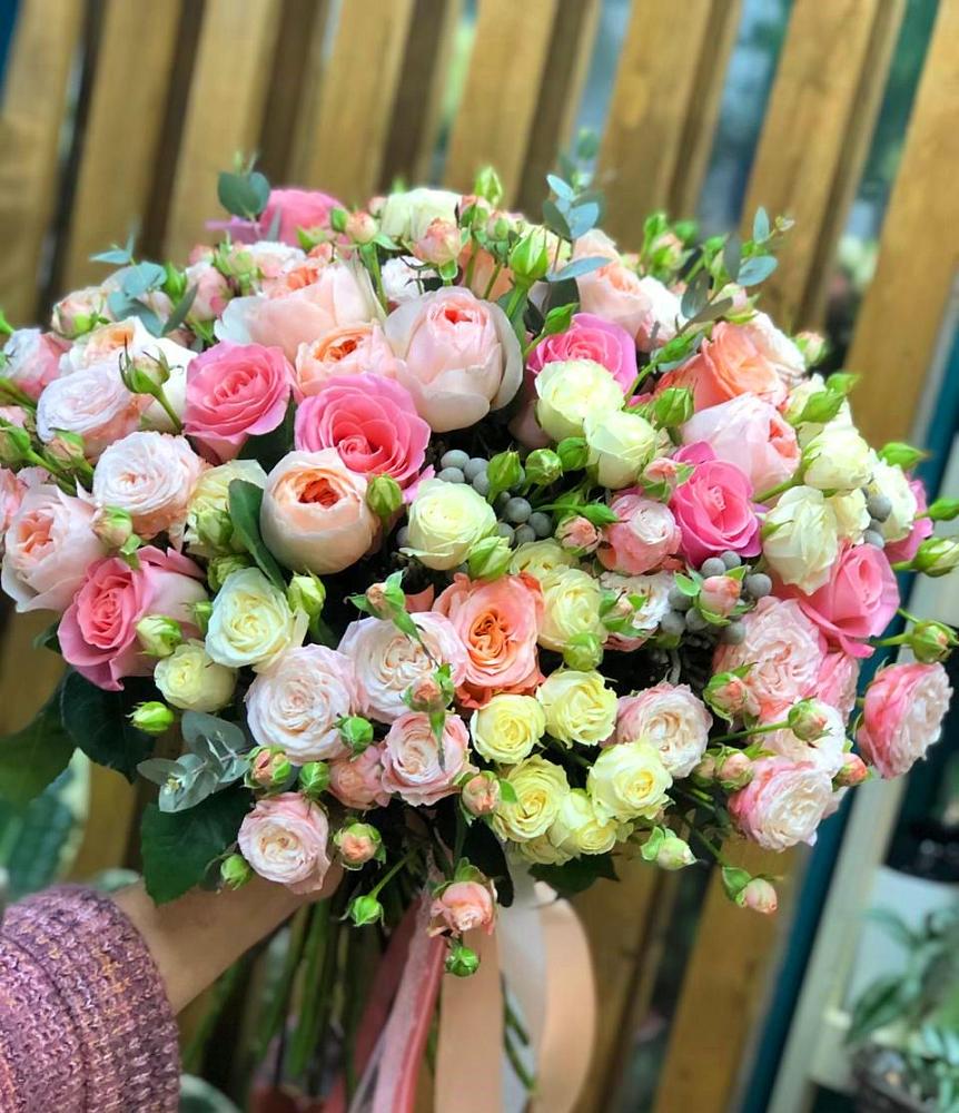 Букет цветов из: Розы в Протвино