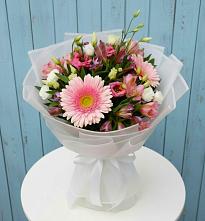 Букет цветов из:  Герберы, Альстромерии и Лизиантусы в Протвино