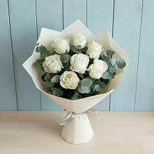 Букет Белые розы в Эвкалипте в Протвино