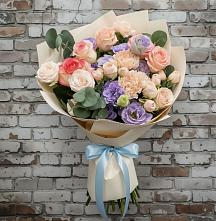 Букет цветов из:  Розы, Лизиантусы и Гвоздики в Протвино