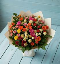 Букет Микс из разноцветных кустовых роз в Протвино