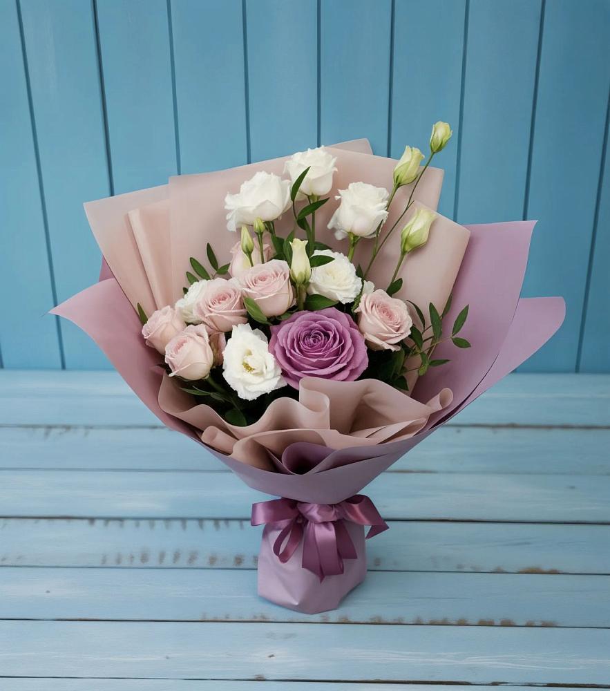 Букет цветов из: Розы и Лизиантусы в Протвино